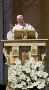 Papa Francesco celebra la Messa a Cassano